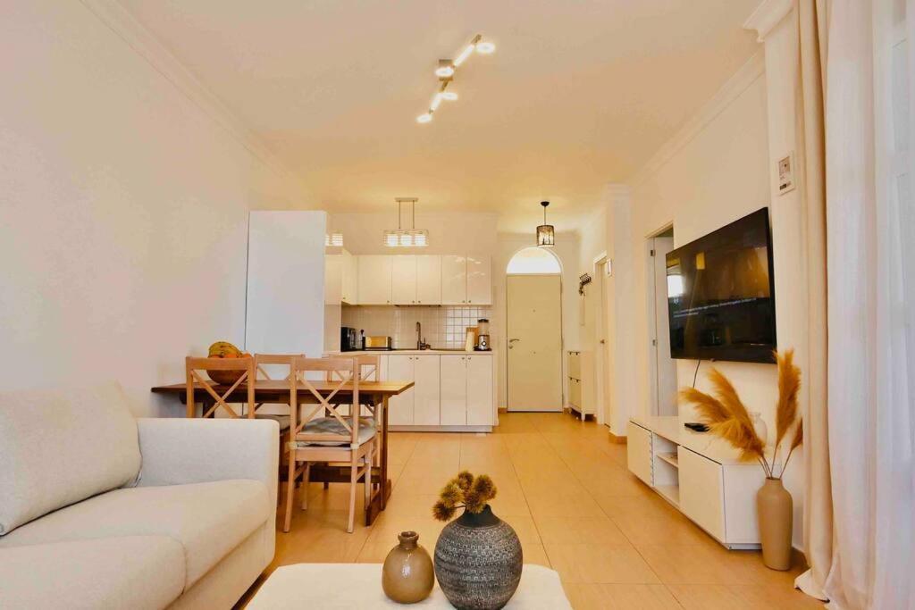 Costa Adeje, 2 Bedrooms Apartment Extérieur photo